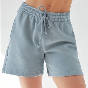 ARITZIA TNA Cozy Fleeze Boyfriend 5” sweat shorts - Women’s size xs